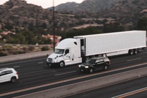 Corsicana, TX - One Killed in Crash with 18-Wheeler on I-45